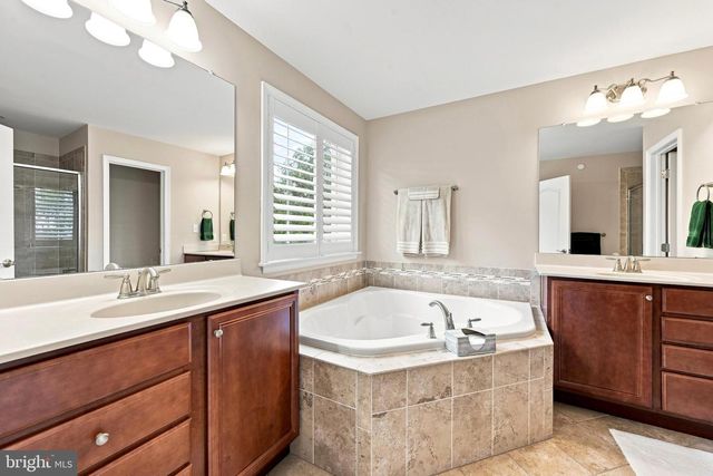 244 CLERMONT DR, Newtown Square, PA 19073