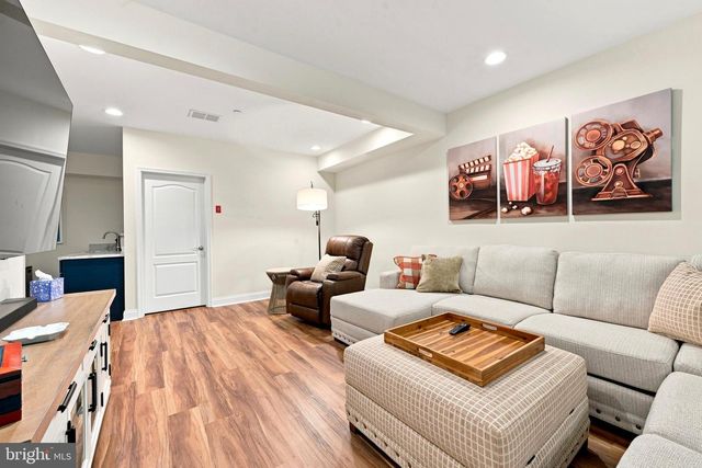 244 CLERMONT DR, Newtown Square, PA 19073