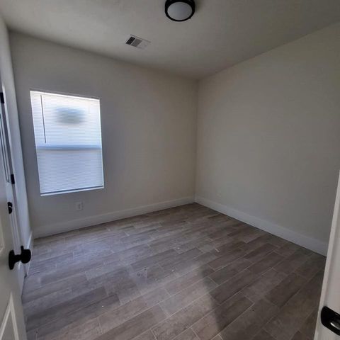 5608 Tommye Street B, Houston, TX 77028