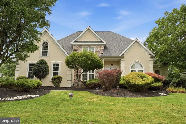 102 WHISPER WOOD CT, Newtown, PA 18940