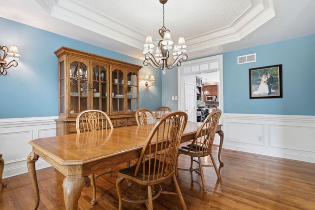 102 WHISPER WOOD CT, Newtown, PA 18940