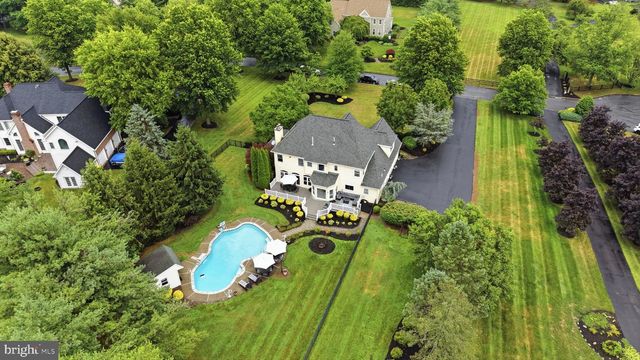 102 WHISPER WOOD CT, Newtown, PA 18940