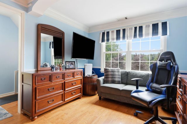 102 WHISPER WOOD CT, Newtown, PA 18940