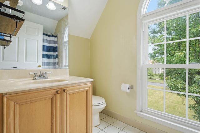 102 WHISPER WOOD CT, Newtown, PA 18940