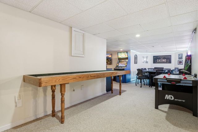 102 WHISPER WOOD CT, Newtown, PA 18940