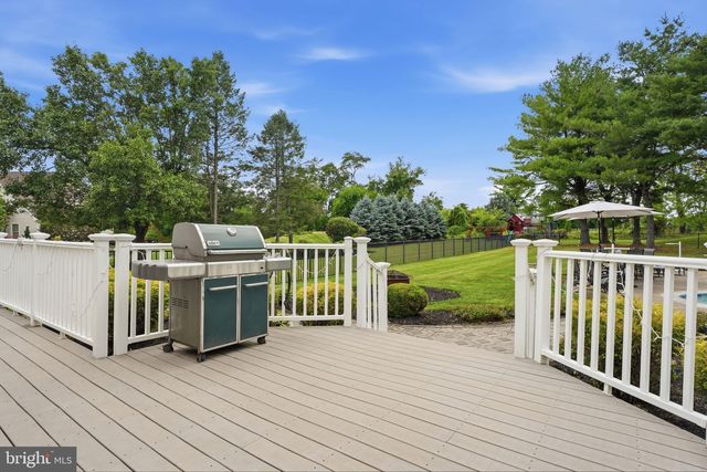 102 WHISPER WOOD CT, Newtown, PA 18940