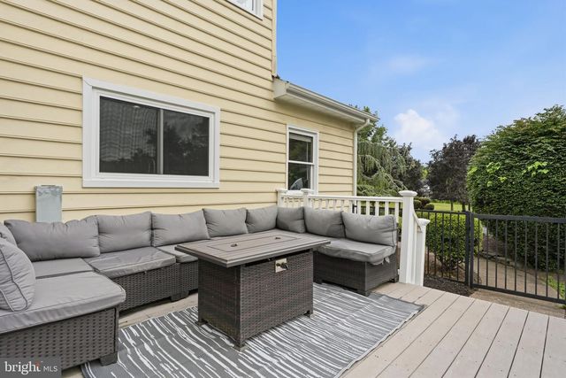 102 WHISPER WOOD CT, Newtown, PA 18940
