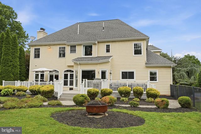 102 WHISPER WOOD CT, Newtown, PA 18940