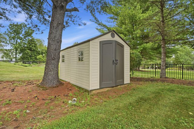 102 WHISPER WOOD CT, Newtown, PA 18940