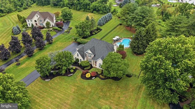 102 WHISPER WOOD CT, Newtown, PA 18940
