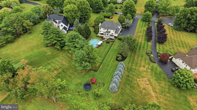 102 WHISPER WOOD CT, Newtown, PA 18940