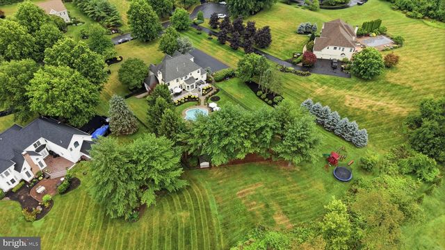 102 WHISPER WOOD CT, Newtown, PA 18940