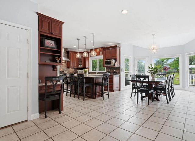 102 WHISPER WOOD CT, Newtown, PA 18940