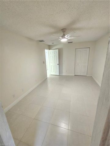 5234 Sholtz ST, Naples, FL 34113