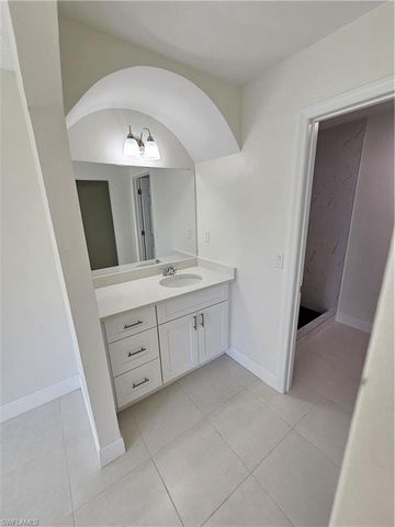 5234 Sholtz ST, Naples, FL 34113