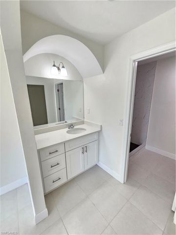 5234 Sholtz ST, Naples, FL 34113