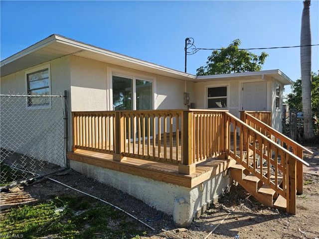 5234 Sholtz ST, Naples, FL 34113