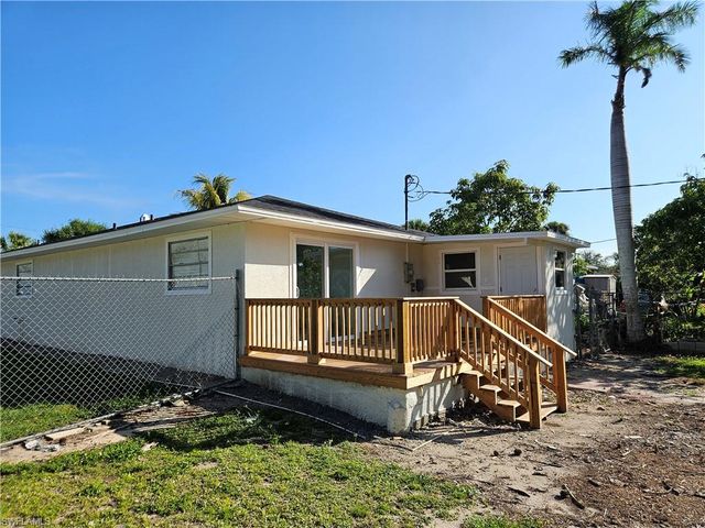 5234 Sholtz ST, Naples, FL 34113