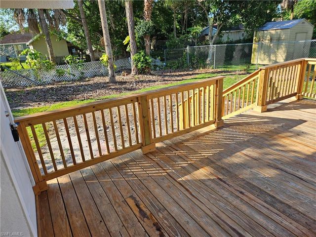 5234 Sholtz ST, Naples, FL 34113