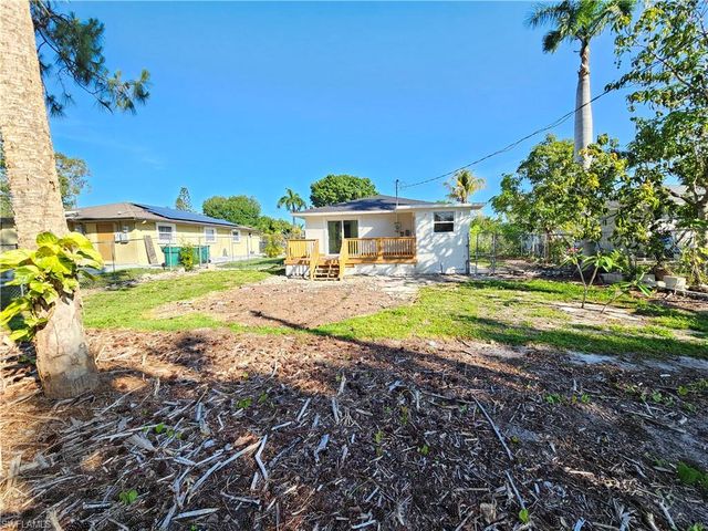 5234 Sholtz ST, Naples, FL 34113