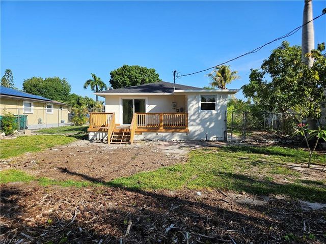 5234 Sholtz ST, Naples, FL 34113
