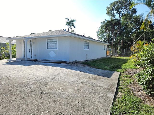 5234 Sholtz ST, Naples, FL 34113