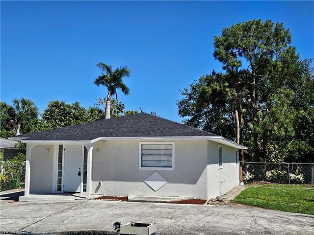 5234 Sholtz ST, Naples, FL 34113