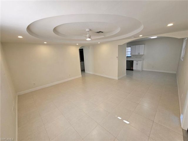 5234 Sholtz ST, Naples, FL 34113