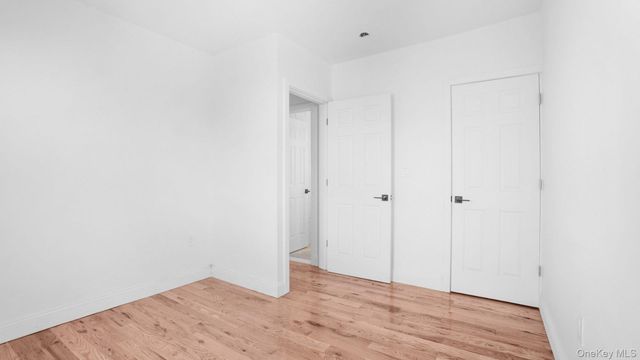 1148 E 211th Street, Bronx, NY 10469