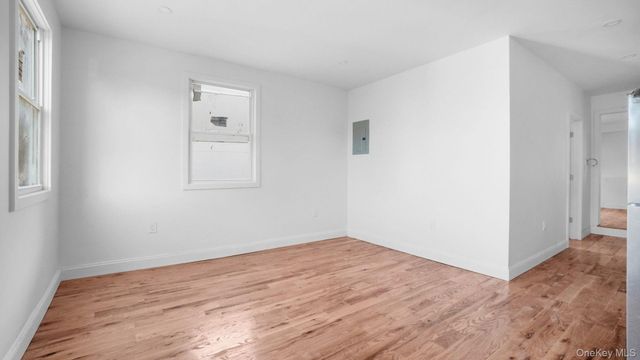 1148 E 211th Street, Bronx, NY 10469