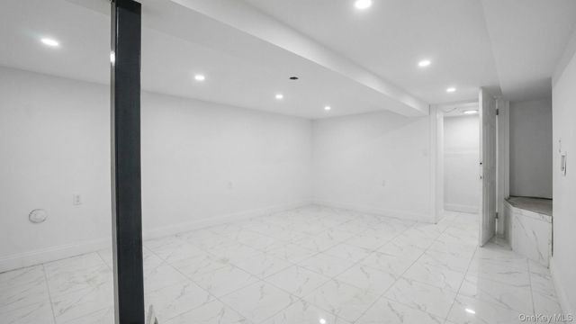 1148 E 211th Street, Bronx, NY 10469