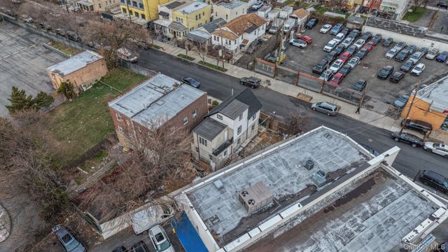 1148 E 211th Street, Bronx, NY 10469