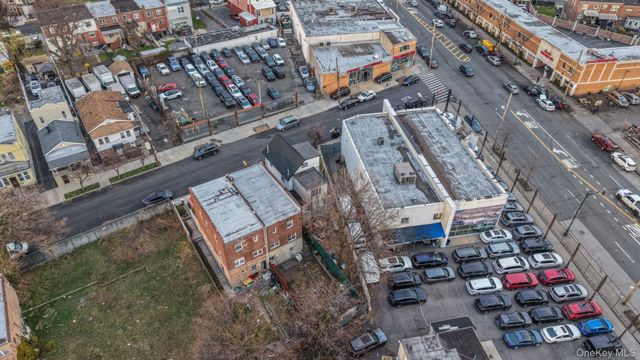 1148 E 211th Street, Bronx, NY 10469
