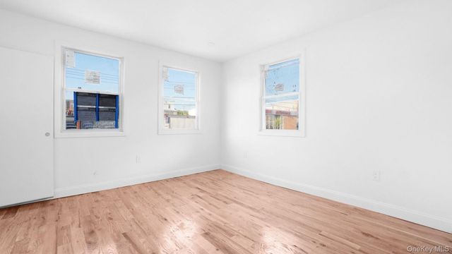 1148 E 211th Street, Bronx, NY 10469