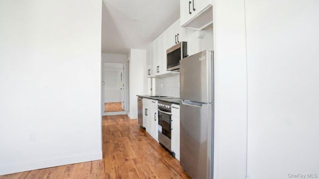 1148 E 211th Street, Bronx, NY 10469