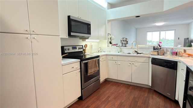 10730 NW 66th St 313, Doral, FL 33178