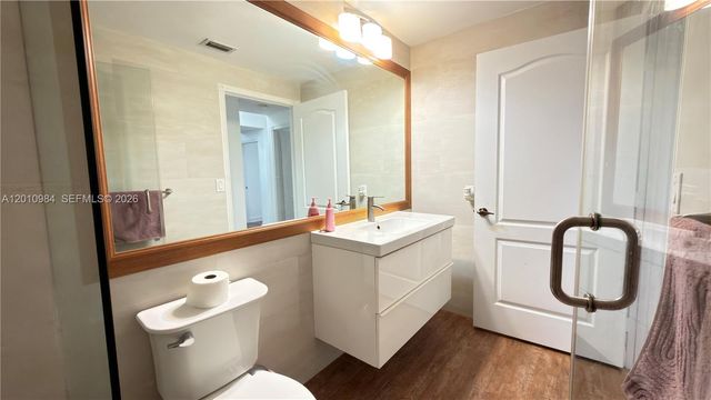 10730 NW 66th St 313, Doral, FL 33178