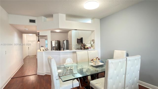 10730 NW 66th St 313, Doral, FL 33178