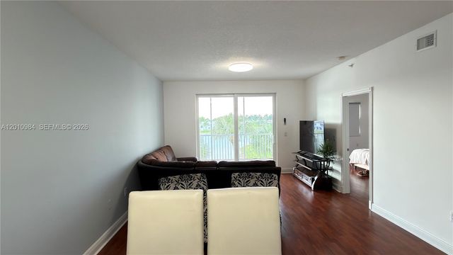 10730 NW 66th St 313, Doral, FL 33178