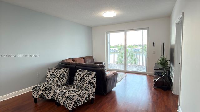 10730 NW 66th St 313, Doral, FL 33178