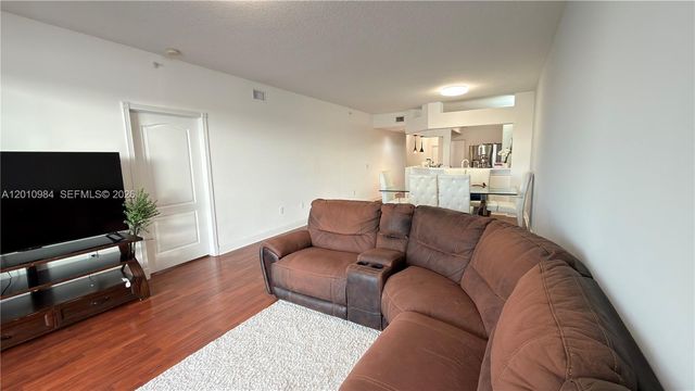 10730 NW 66th St 313, Doral, FL 33178