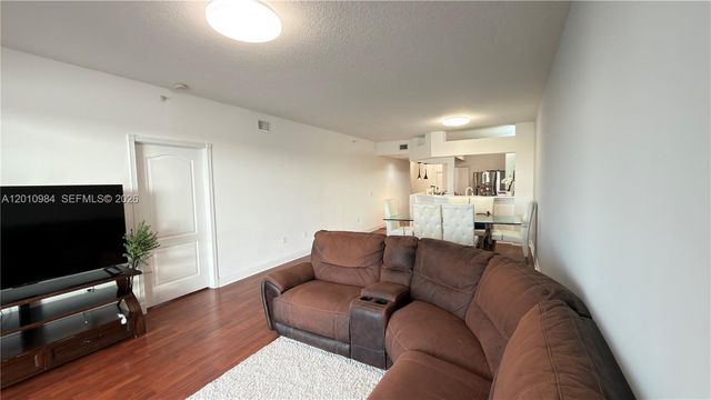 10730 NW 66th St 313, Doral, FL 33178
