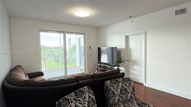 10730 NW 66th St 313, Doral, FL 33178