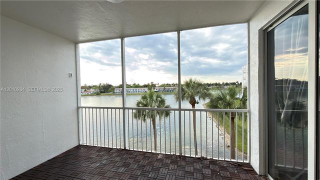 10730 NW 66th St 313, Doral, FL 33178