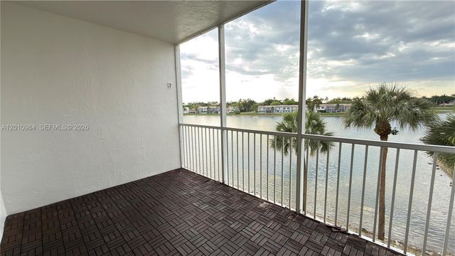 10730 NW 66th St 313, Doral, FL 33178