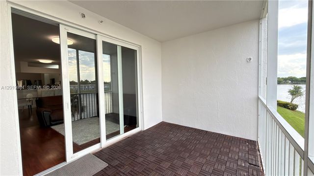 10730 NW 66th St 313, Doral, FL 33178
