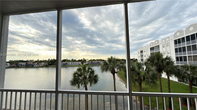 10730 NW 66th St 313, Doral, FL 33178