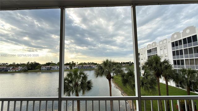 10730 NW 66th St 313, Doral, FL 33178
