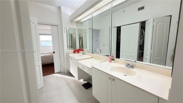 10730 NW 66th St 313, Doral, FL 33178