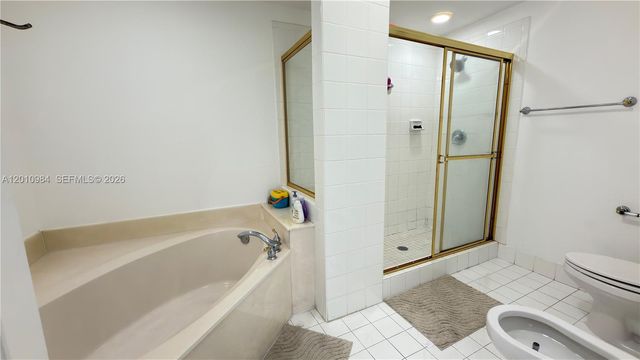 10730 NW 66th St 313, Doral, FL 33178